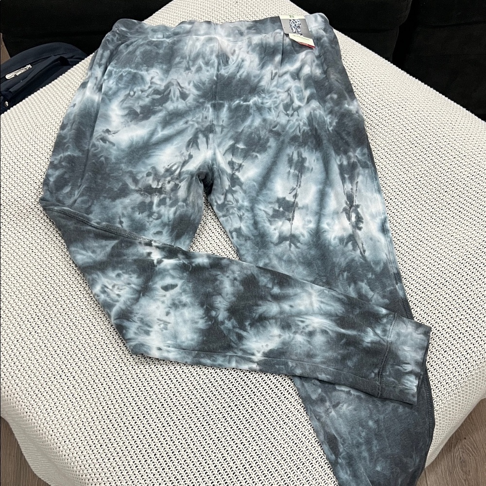 GreenTea Women's Gray and White Tie-Dye Joggers - Picture 5 of 10